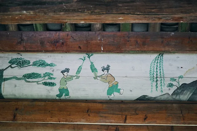 The murals of the Dong ethnic group